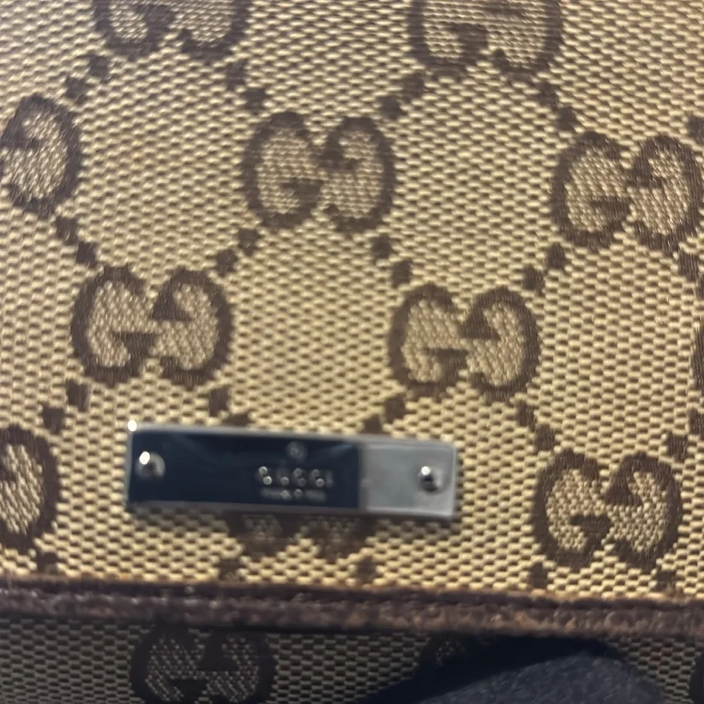 Gucci Tan and Brown Monogram Wallet - Picture 11 of 11